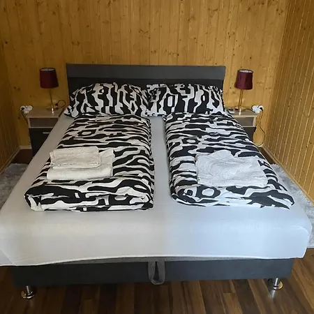 Topart Vendeghaz Apartmán *